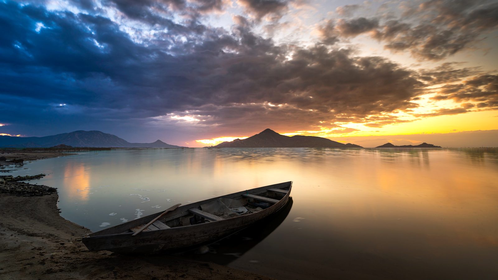 Laguna e barca, atmosfera di ascolto